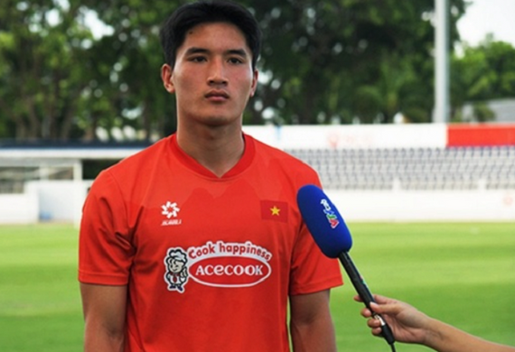 Ngọc Mỹ rưng rưng kể lại khoảnh khắc mẹ khóc vì bàn thắng đầu tiên
